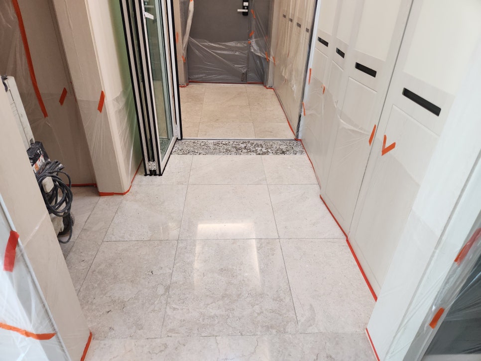 작업 전 바닥 클로즈업 2