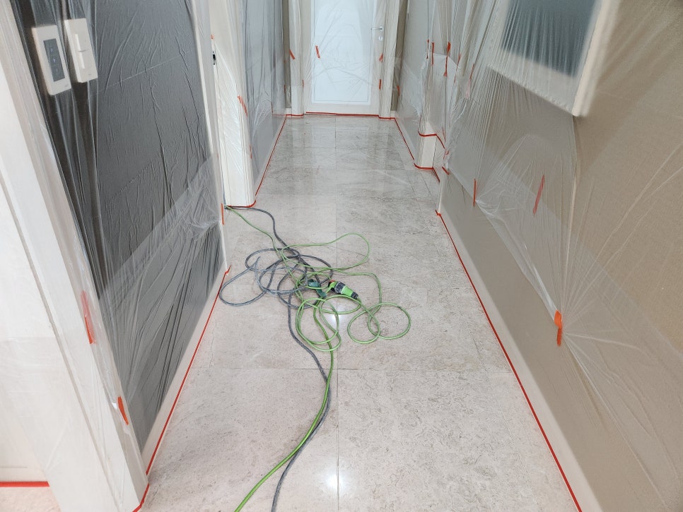 기존 줄눈 제거 작업