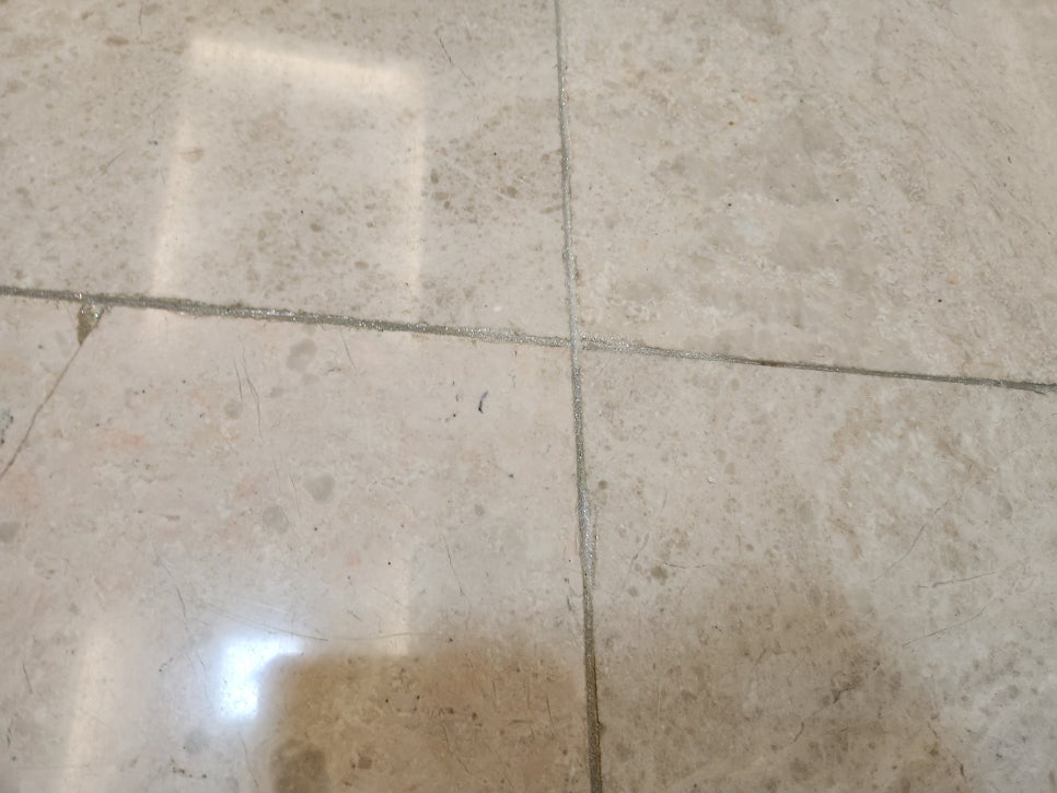 줄눈 제거 후 모습