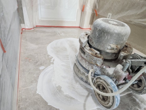 연마 작업 클로즈업 2