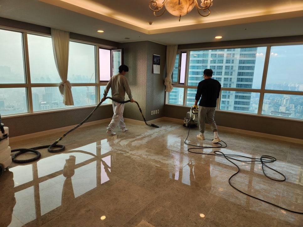 완성된 거실 바닥 2