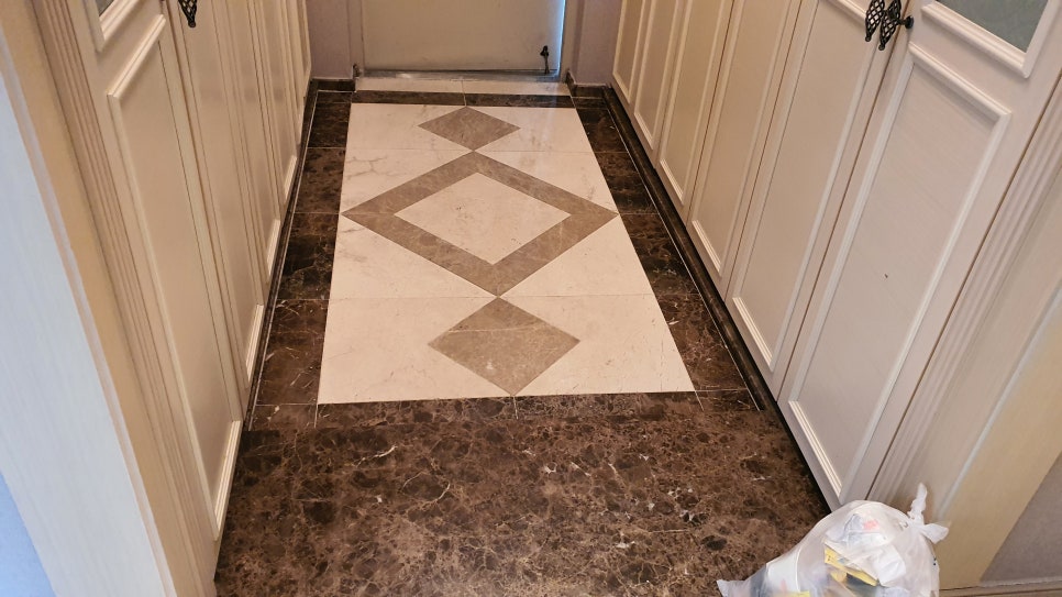 복합 대리석 단면