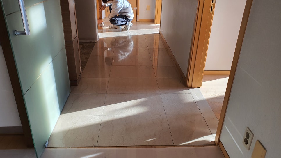 작업 전 현관 전경